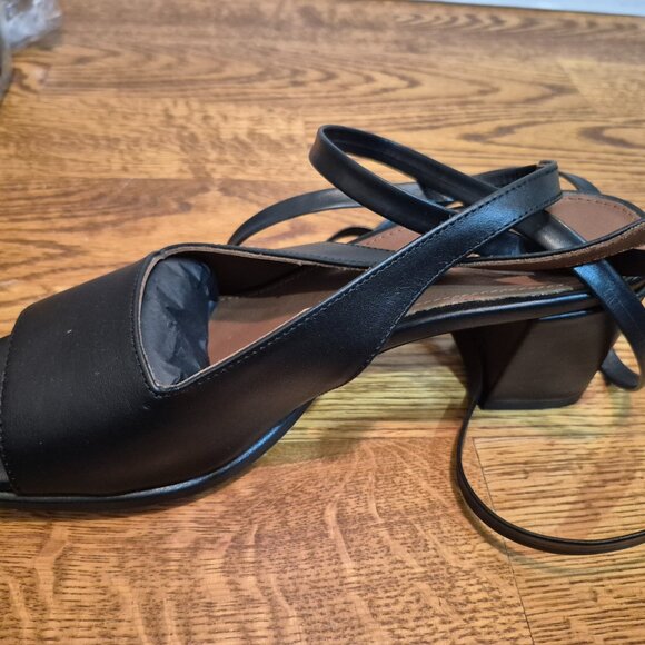 NWB ALOHAS Black Leather Strappy Sandals sz39 - Picture 3 of 6
